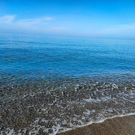 A Levante Ascea